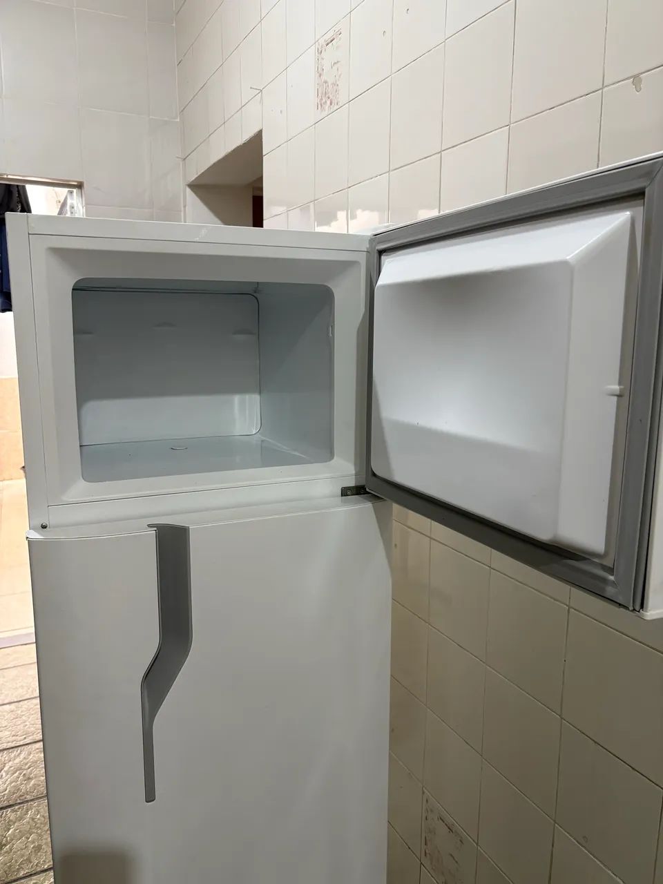 Vendo geladeira Electrolux DC35A 2023 260L - Geladeiras e Freezers Vendo geladeira Electrolux DC35A 2023 260L - Geladeiras e Freezers