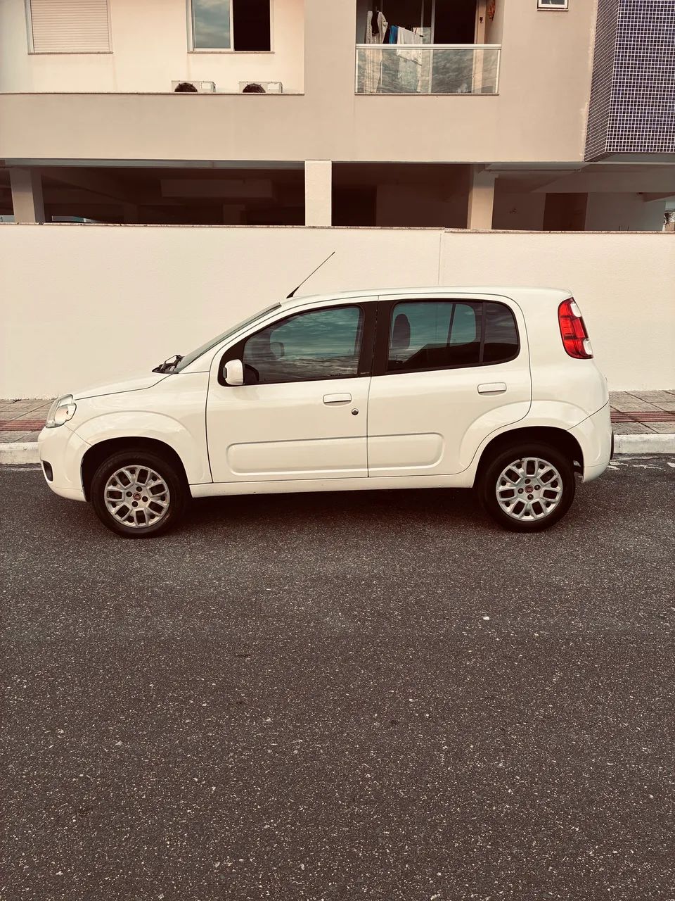 Fiat Uno Vivace/rua 1.0 EVO Fire Flex 8V 5P 2013 - Foto 4