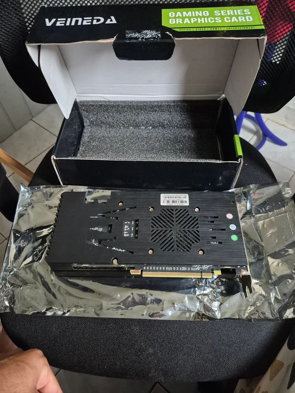 Placa de Vídeo Radeon RX 5700 XT (Com Defeito / Para Conserto ou Retirada de Peças) - Foto 2