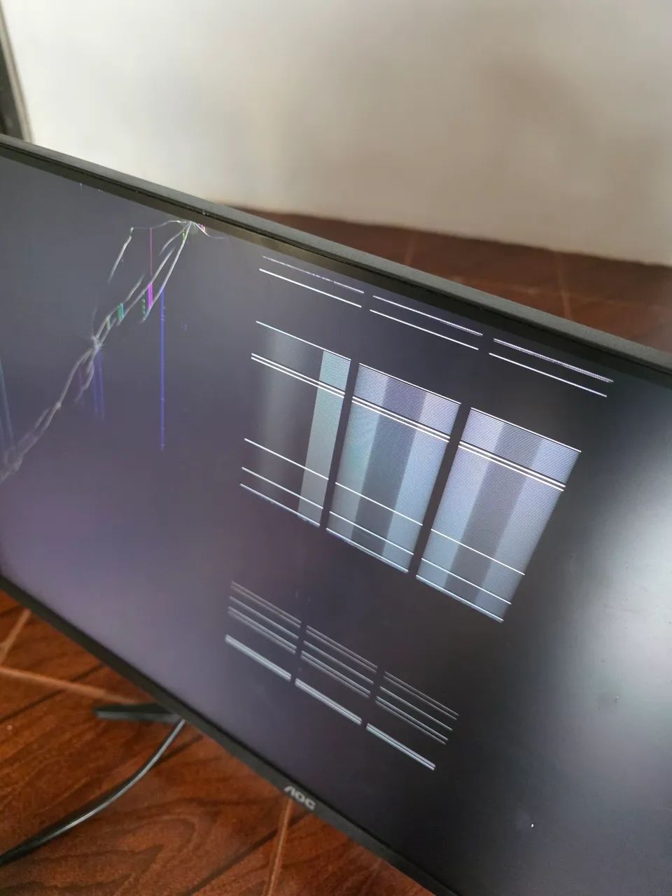 Monitor Aoc Hero 27 polegadas 27G2HE5 1ms com defeito