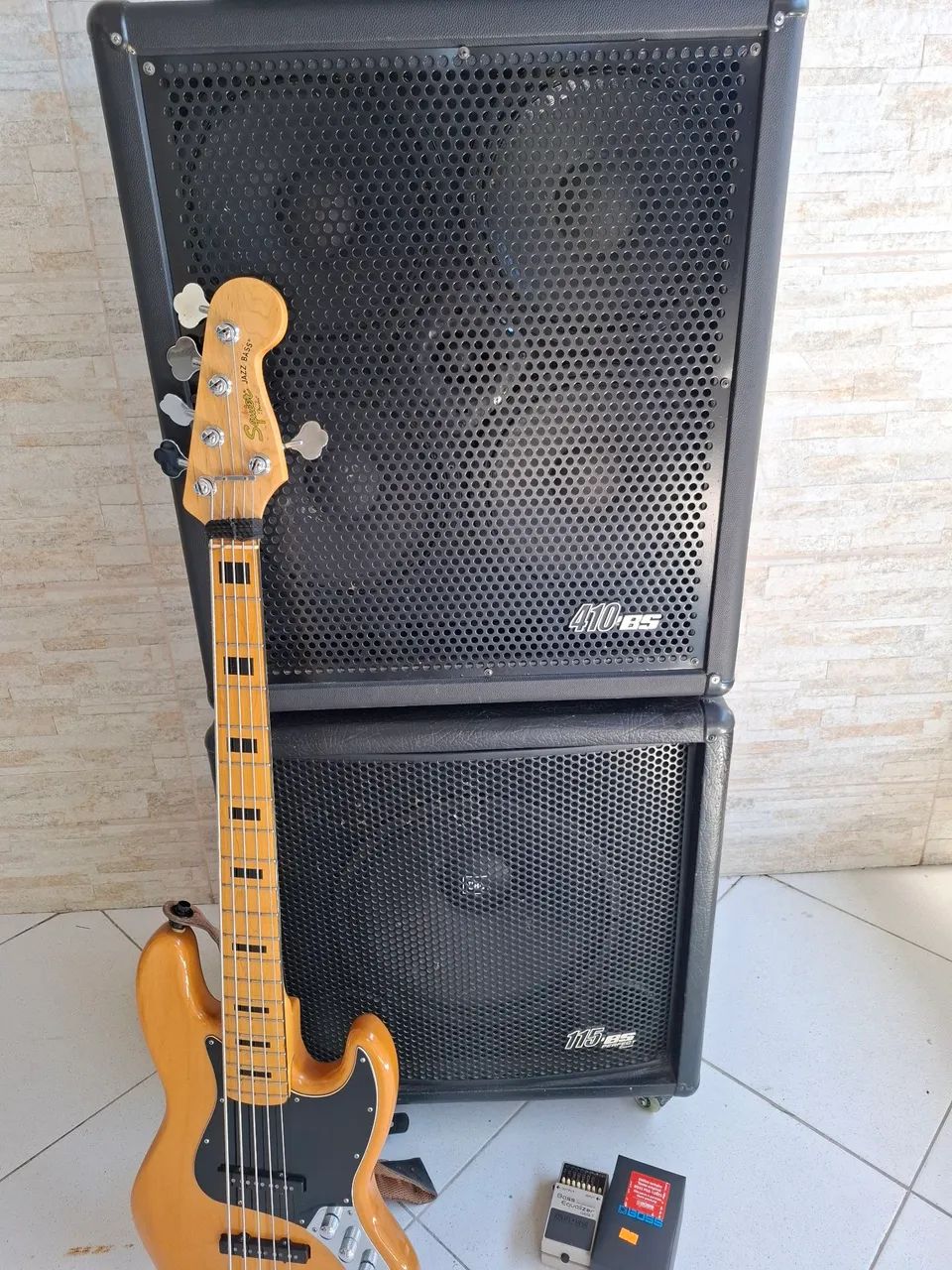 Amplificador AMPEG SVT7 PRO + Caixas+contra baixo + pedaleira BOSS - Foto 6