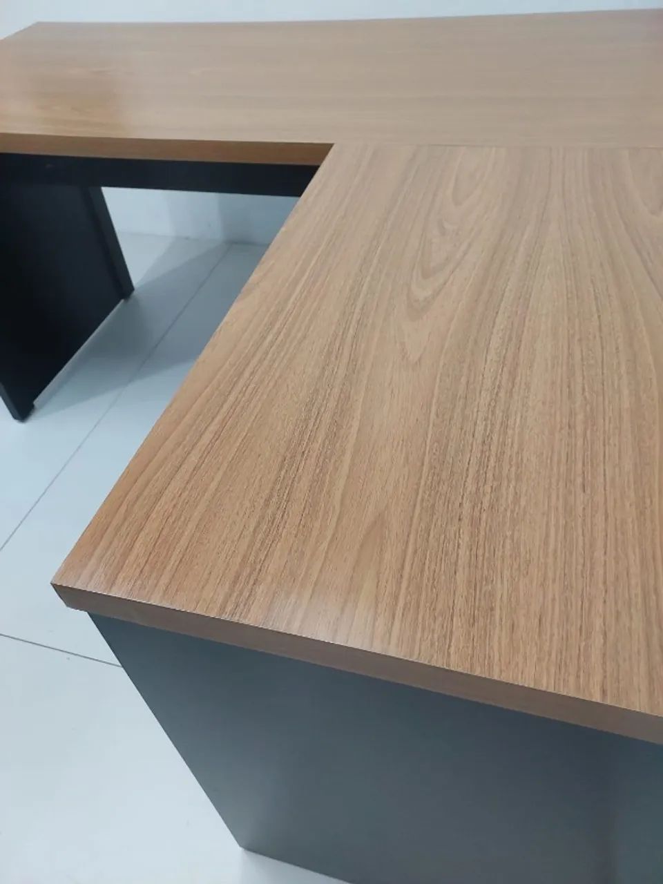 Mesa de escritório em L - Foto 4