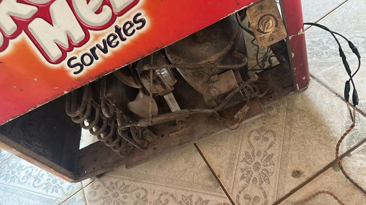 Vendo Freezer com porta de vidro  - Foto 5