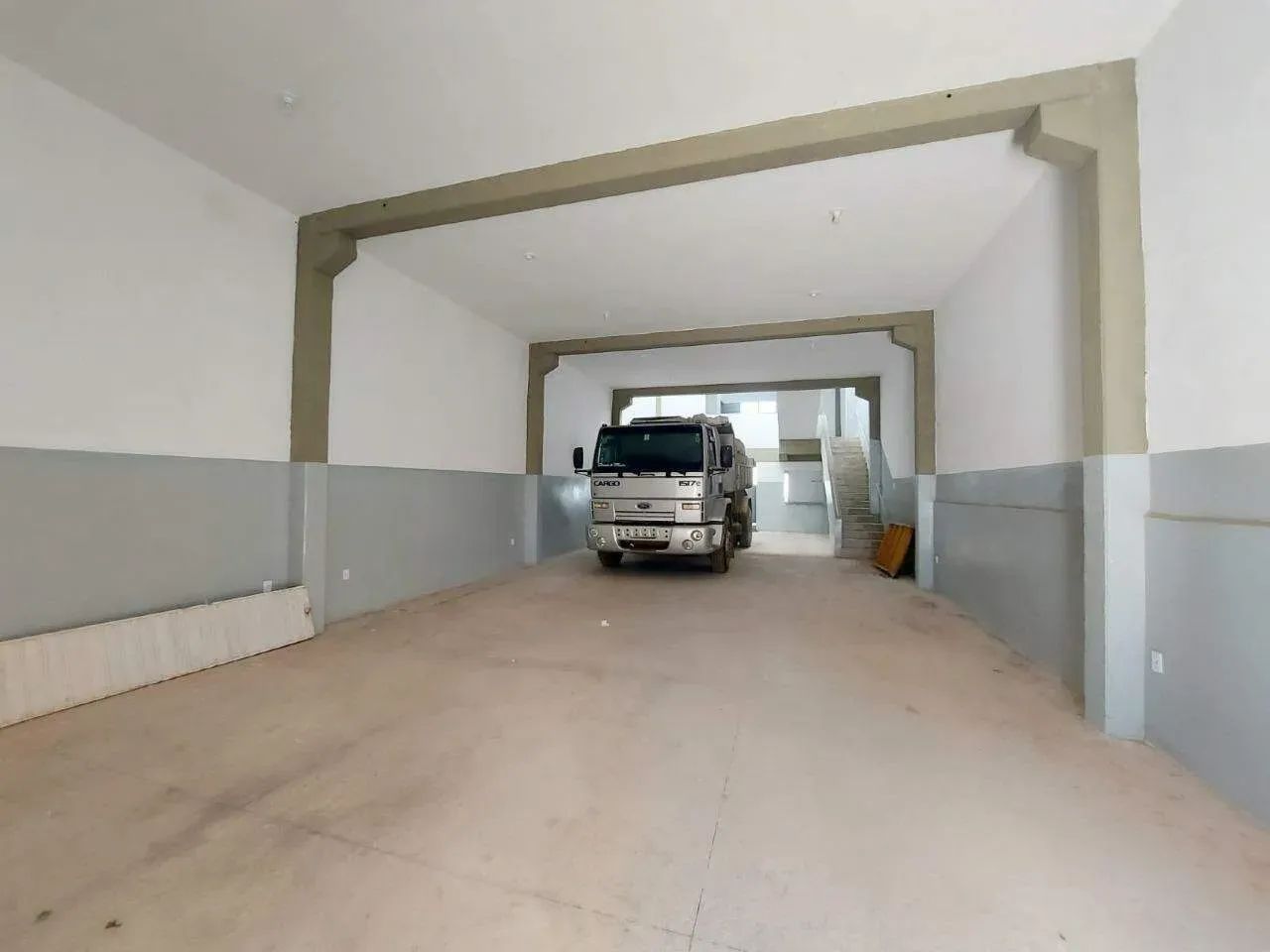 Galpão de 210m² com Mezanino na Av.Augusto Franco - Foto 3