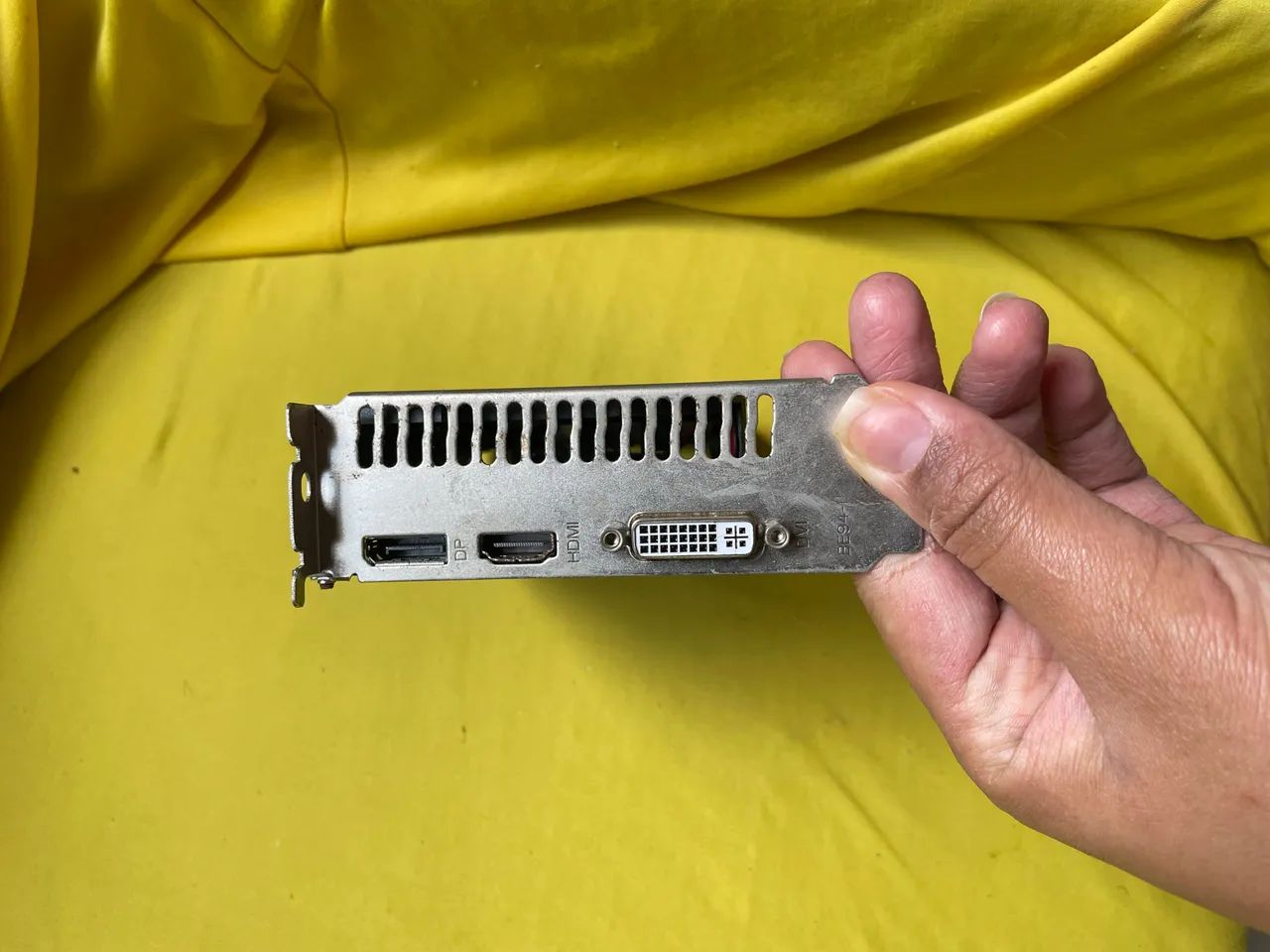 Placa de vídeo Rx550 com defeito  - Foto 2