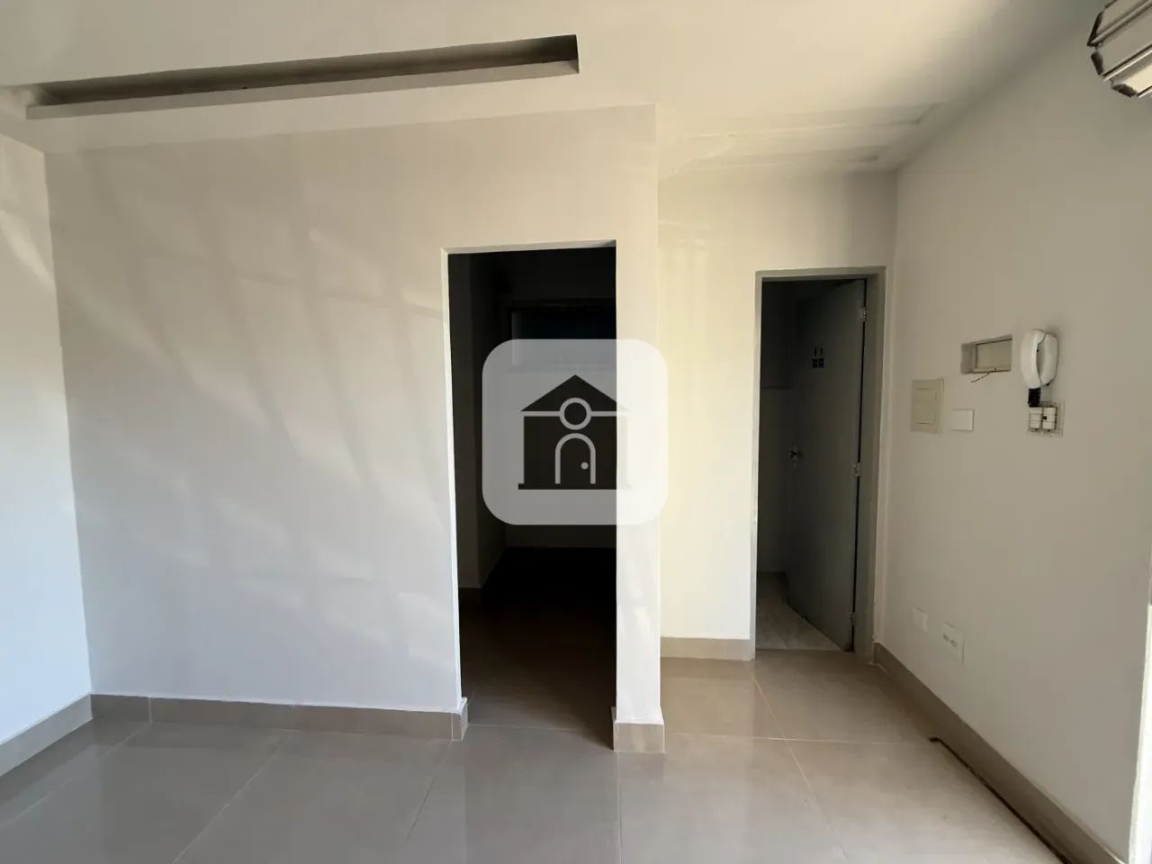 Cômodo comercial para locação no bairro Brasil - Foto 2