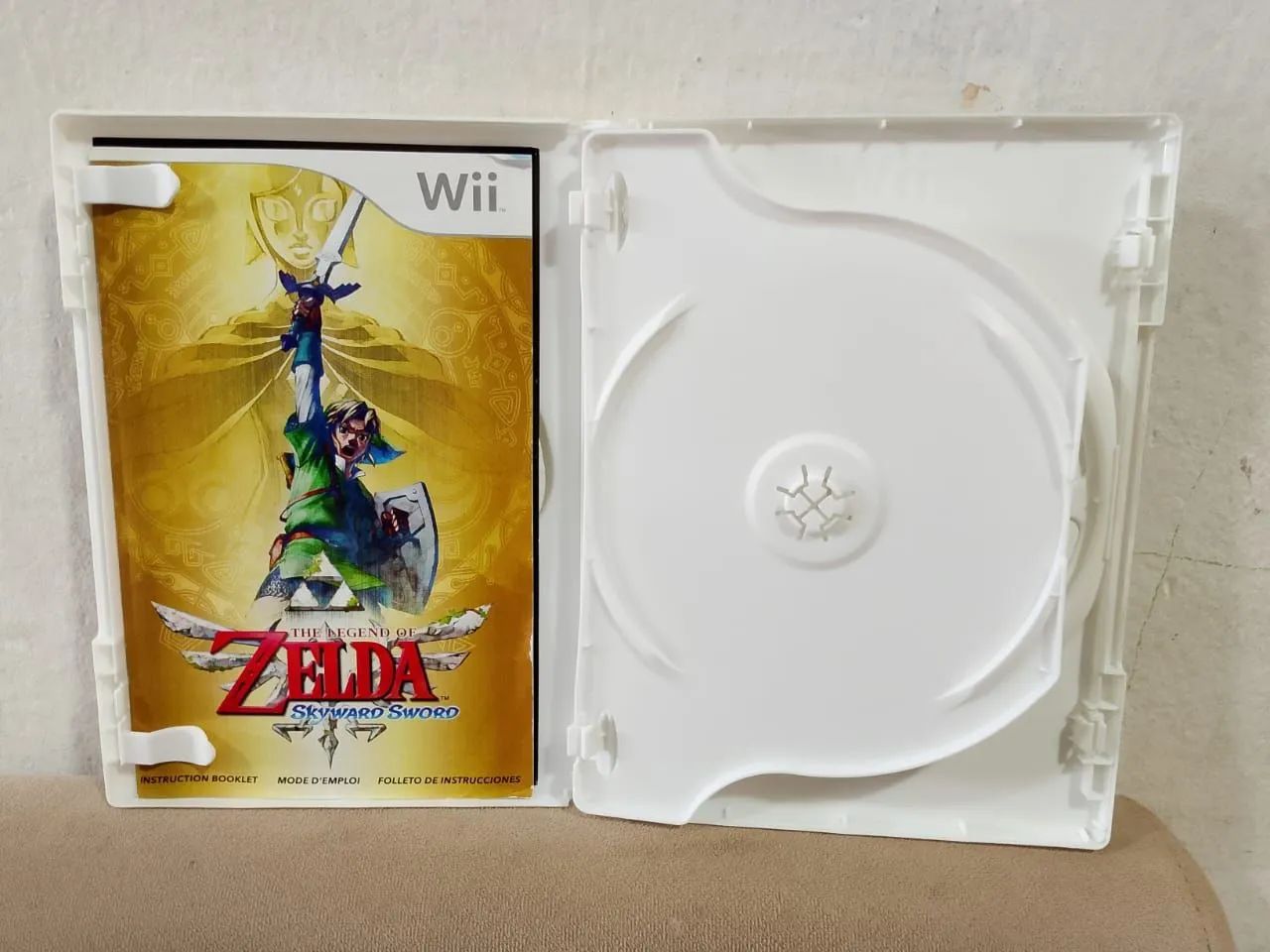 Zelda - Wii - CASE + MANUAIS!!!! - Foto 4