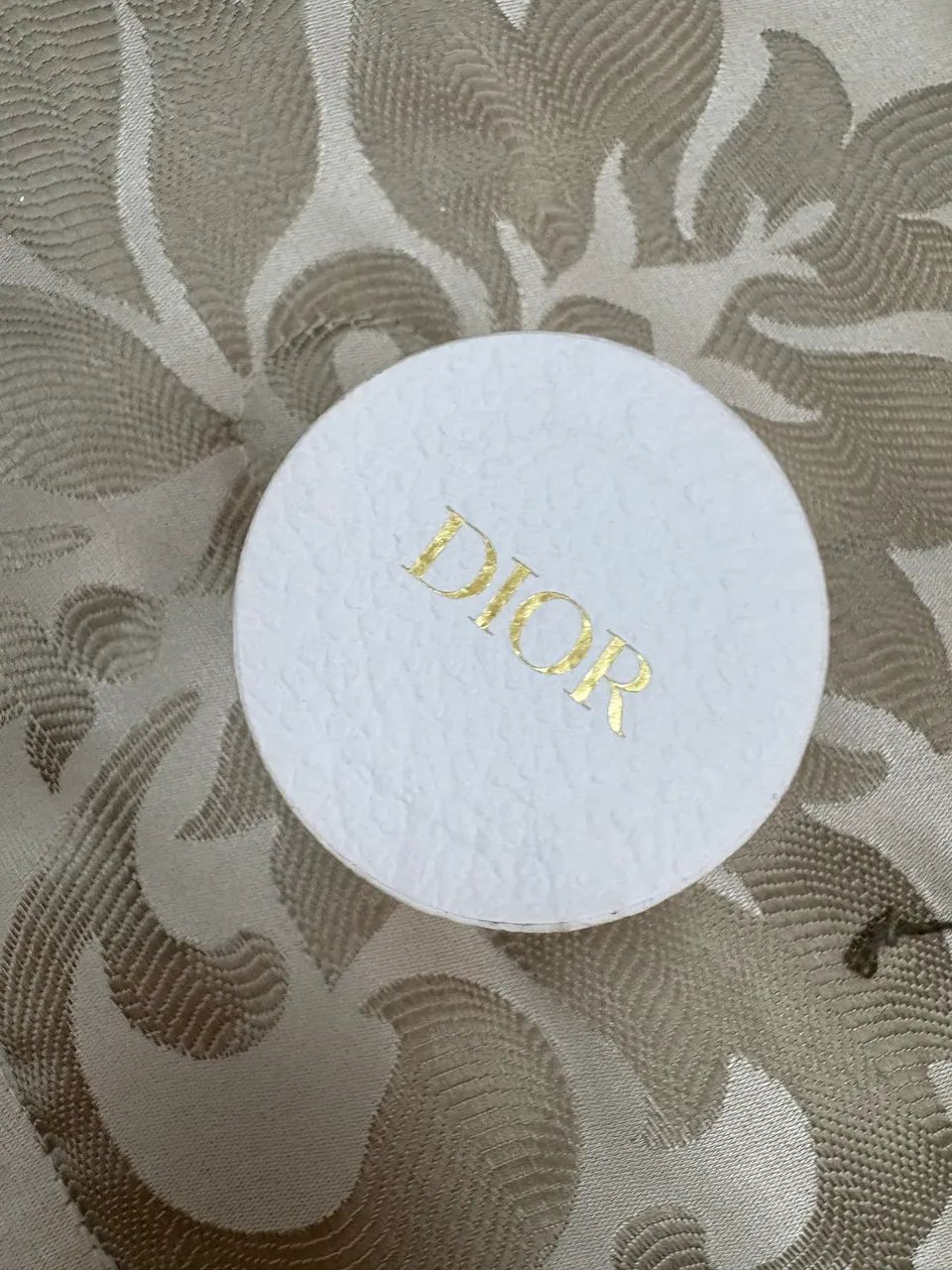 Caixa redonda Dior - diâmetro 5cm