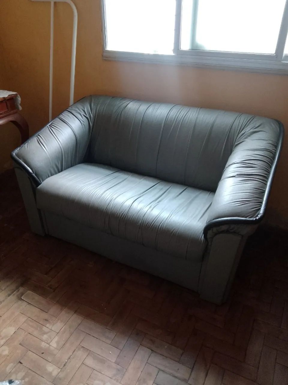 Sofá dois lugares 