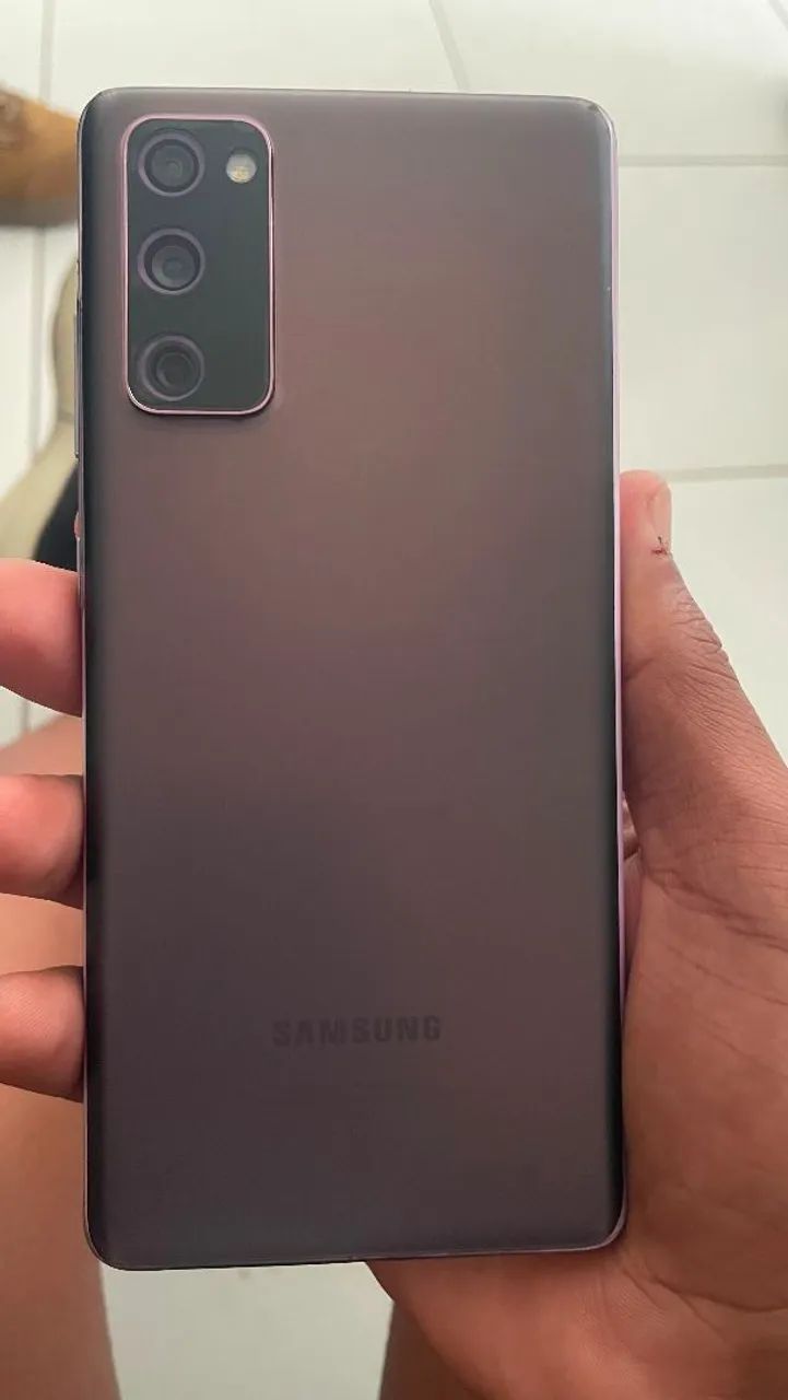Troco ou vendo cllr S20 fe 5g 