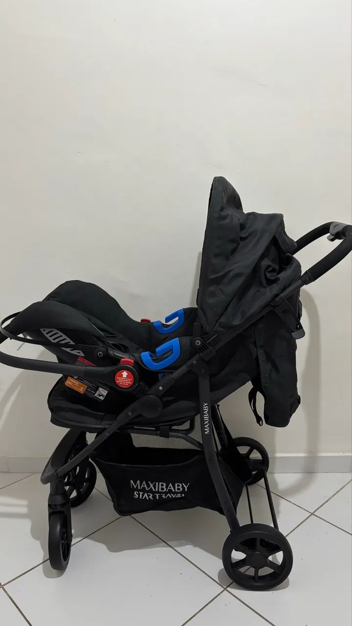 Carrinho e bebê conforto e espelho 