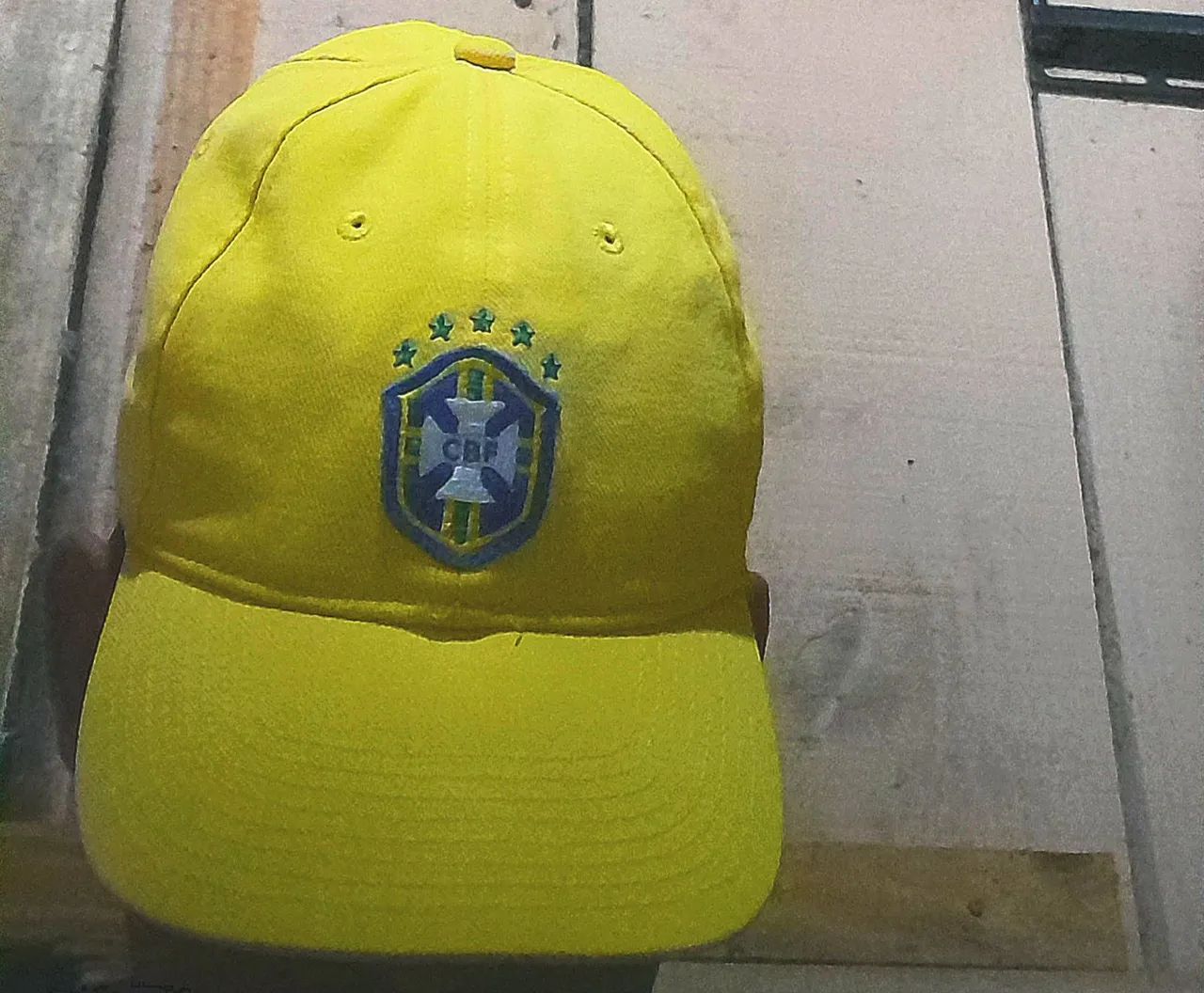 Boné nike modelo 2014 brasil amarelo