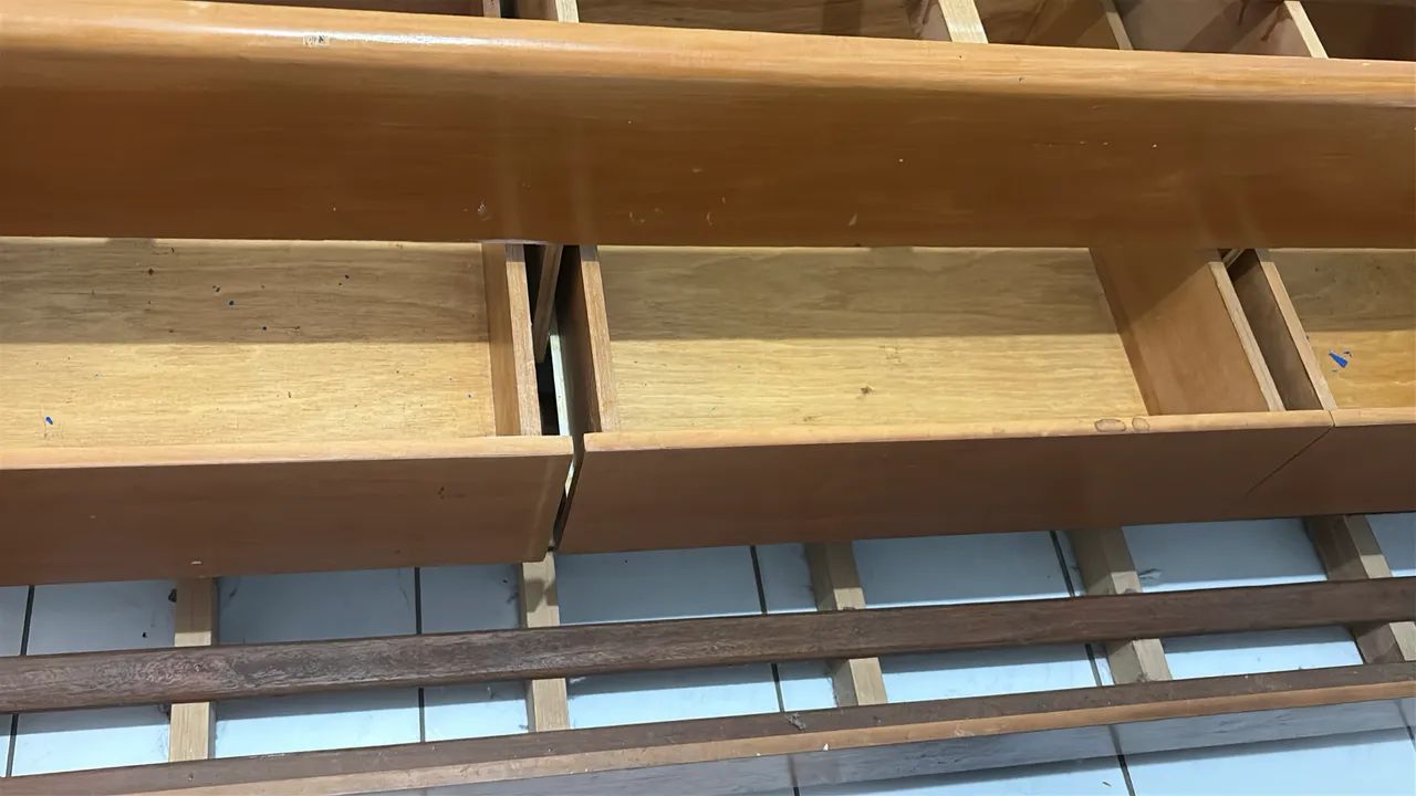 Vendo Bi-Cama com 3 gaveteiros madeira  - Foto 2