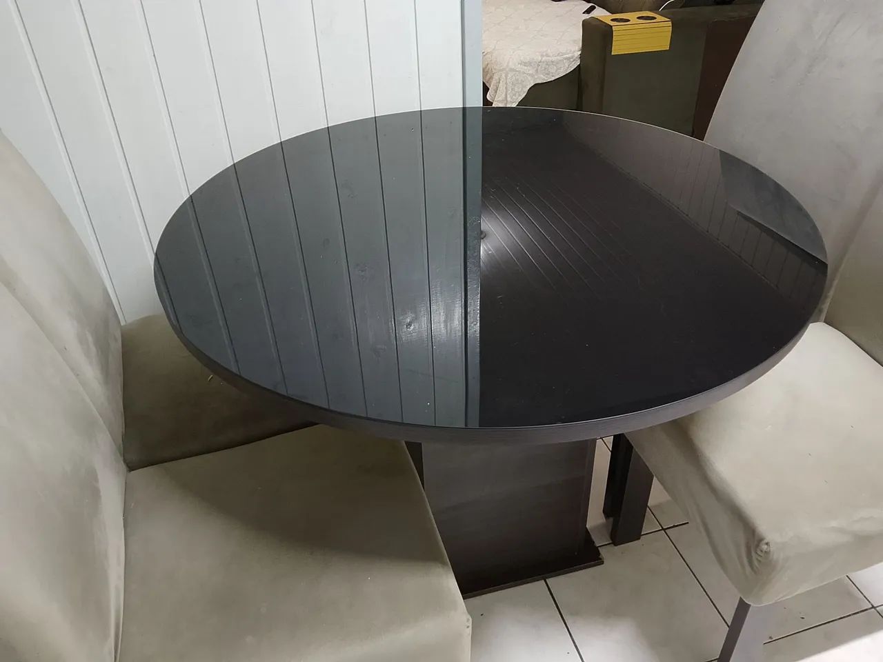 Vendo mesa com 4 cadeiras  - Foto 5