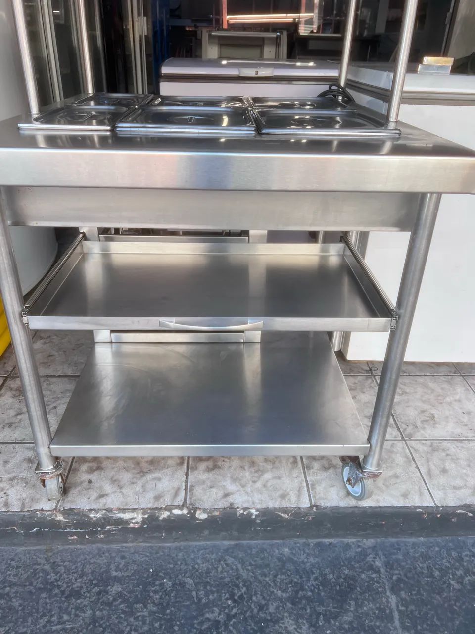 Mesa condimentadora de inox refrigerada  - Foto 3
