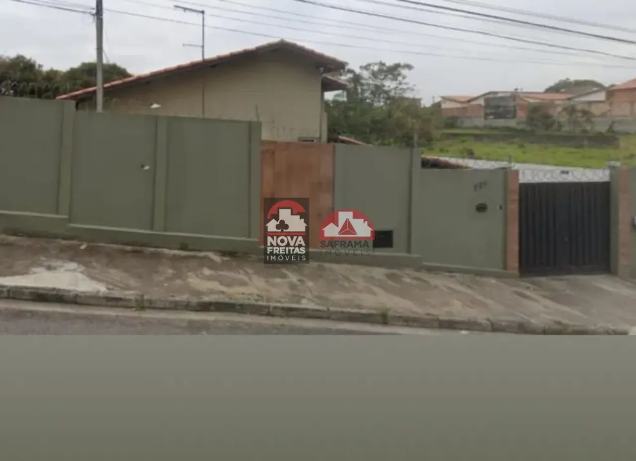 Casa Padrão em Lorena