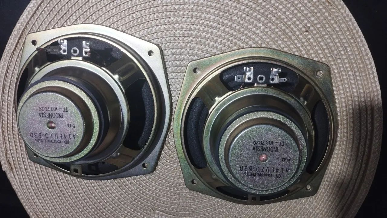 Par de Alto-Falantes da Pioneer 6 polegadas R$:80 Reais