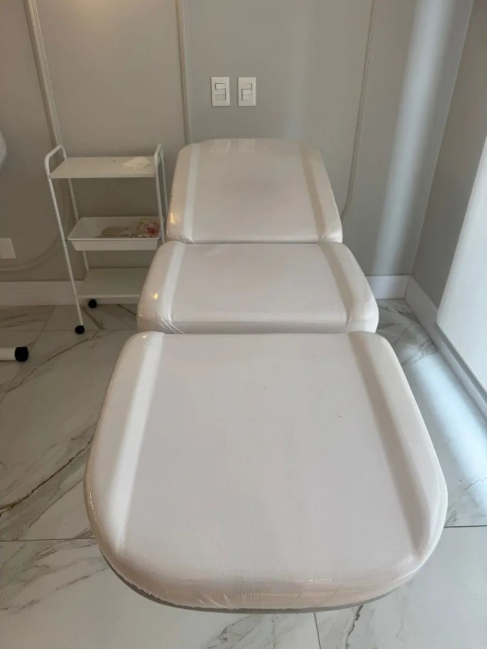 Maca de Estética/Massagem Reclinável Branca - Estado de Nova