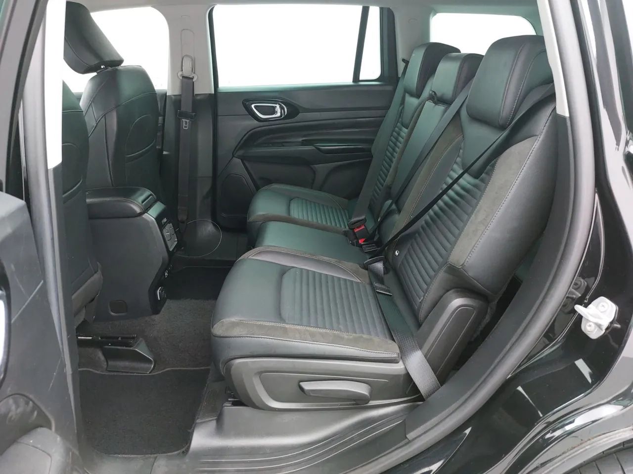 Jeep Commander Limited T270 1.3 TB Flex Aut., foto 17 de 18