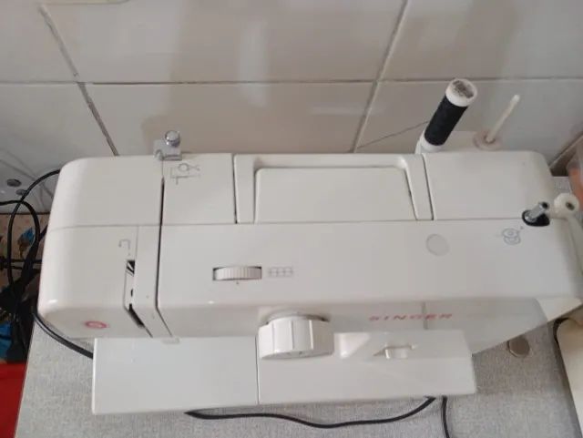 Máquina de costura  - Foto 3