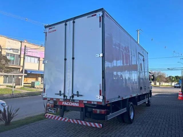 MERCEDES ACCELO 1016 CAMINHÃO BAÚ - Foto 3