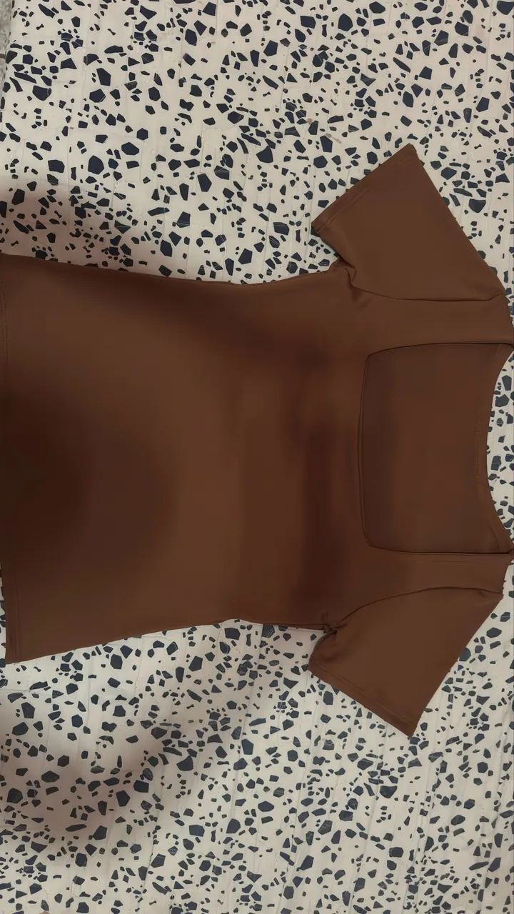 Blusa poliamida marrom - Foto 2