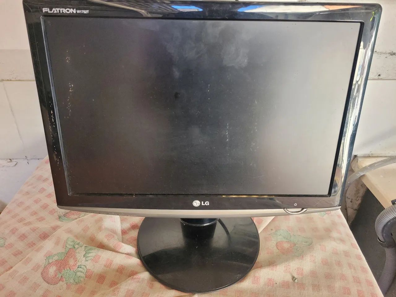 MONITOR LG FLATRON W1752T (Não testado)