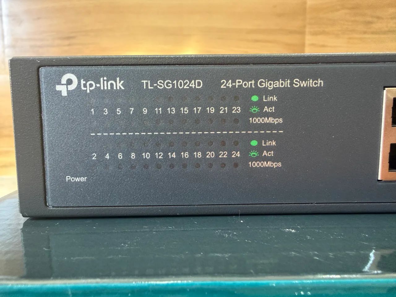Switch TP-Link TL-SG1024D - Foto 2