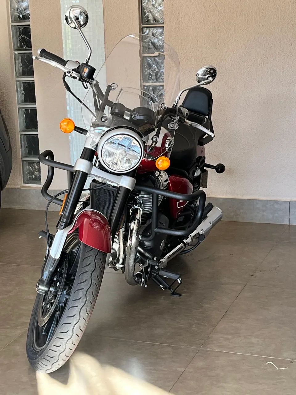 SUPER METEOR 650 - CELESTIAL RED 