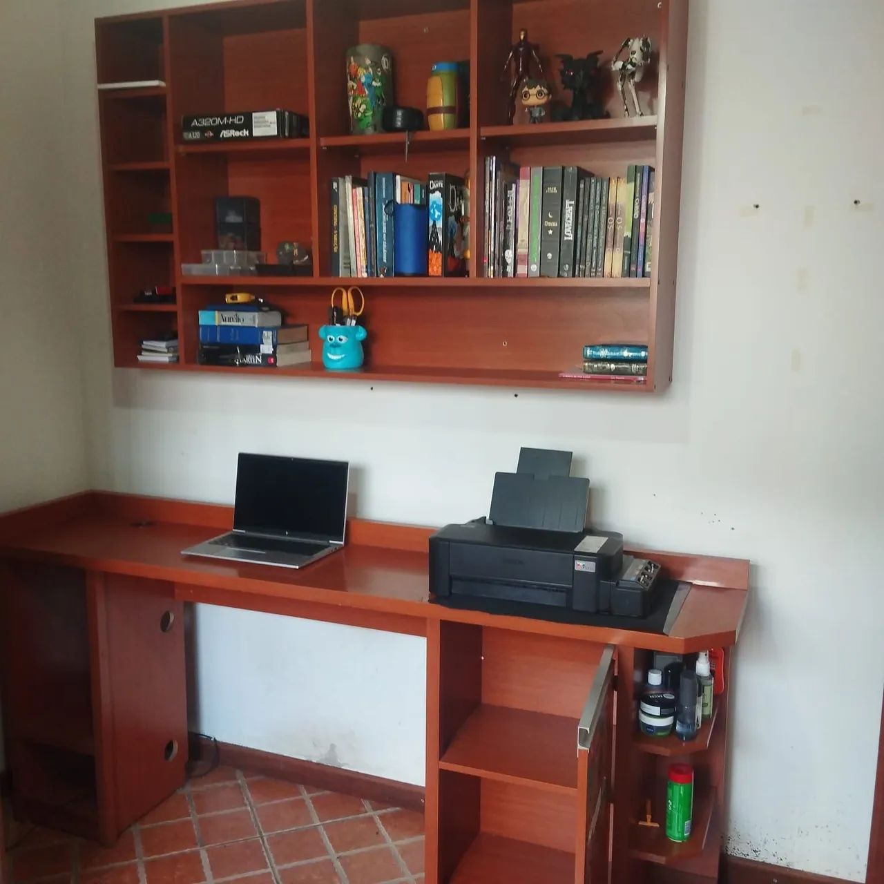 Conjunto MDF para computador e quarto 