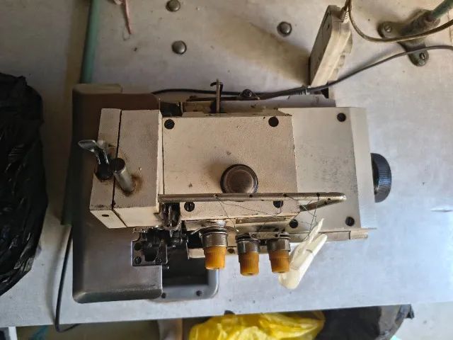 Máquina Overlock - Foto 5