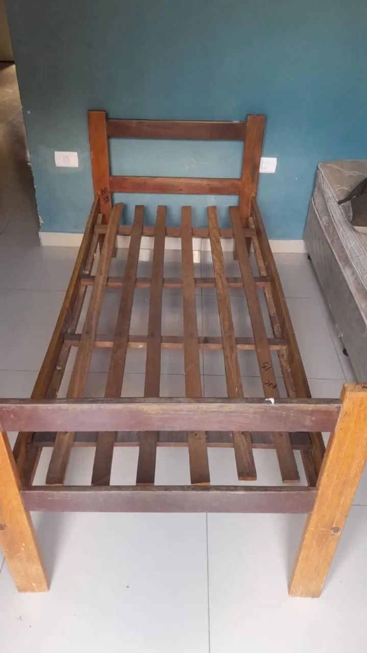 cama de  madeira solteiro 