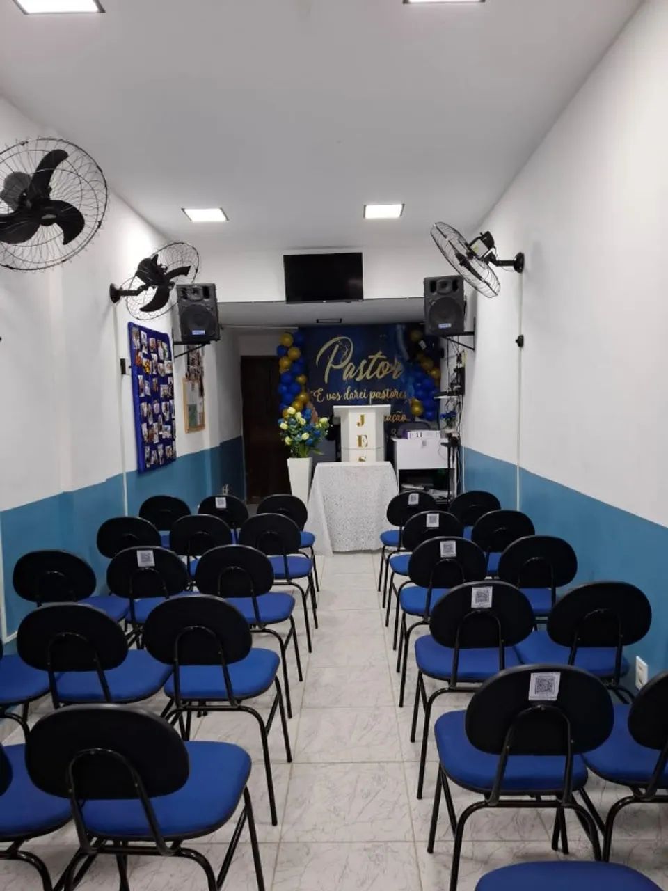 Kit com 50 cadeiras