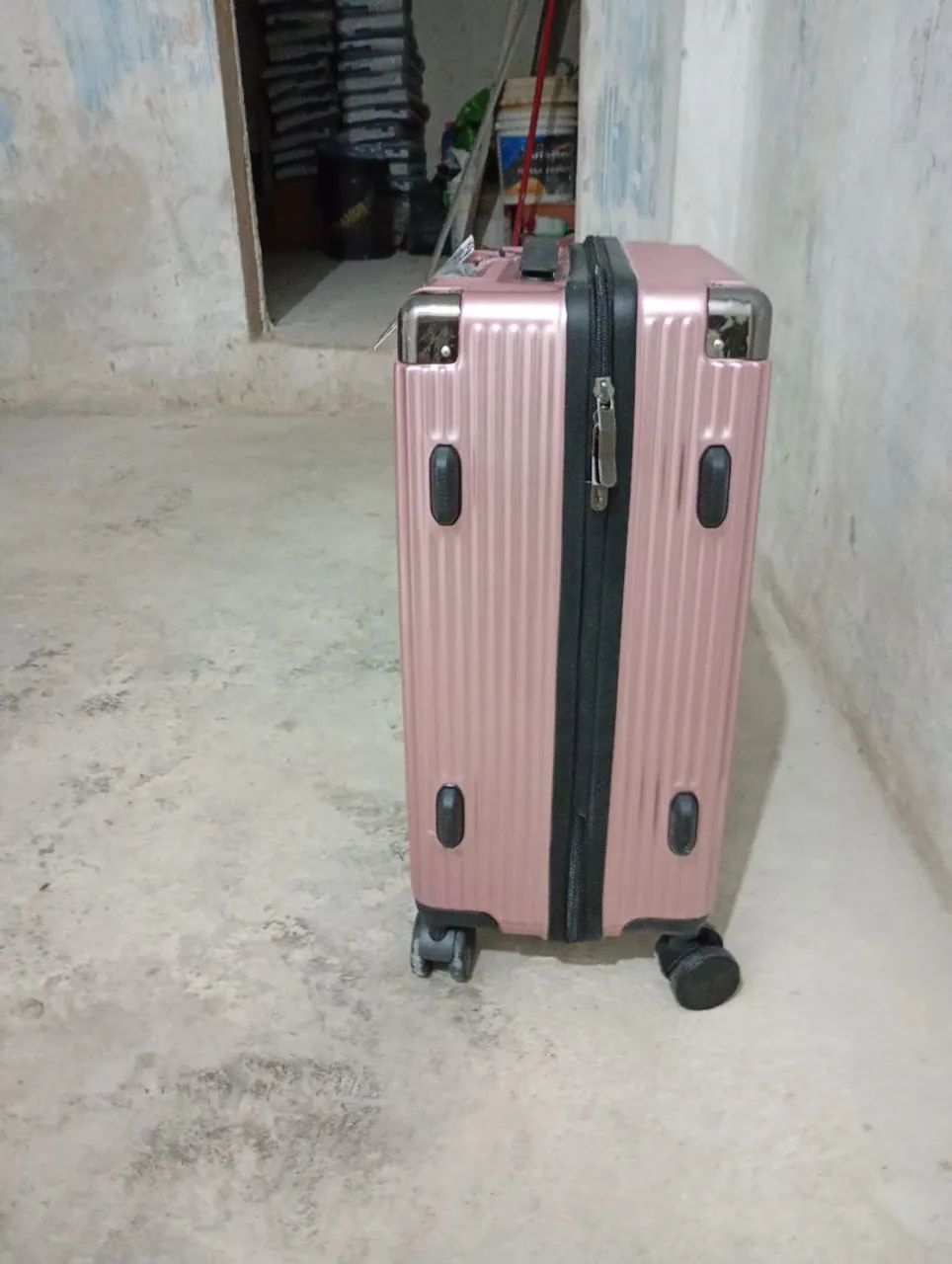 Mala nova nunca foi usada ela é média  - Foto 5