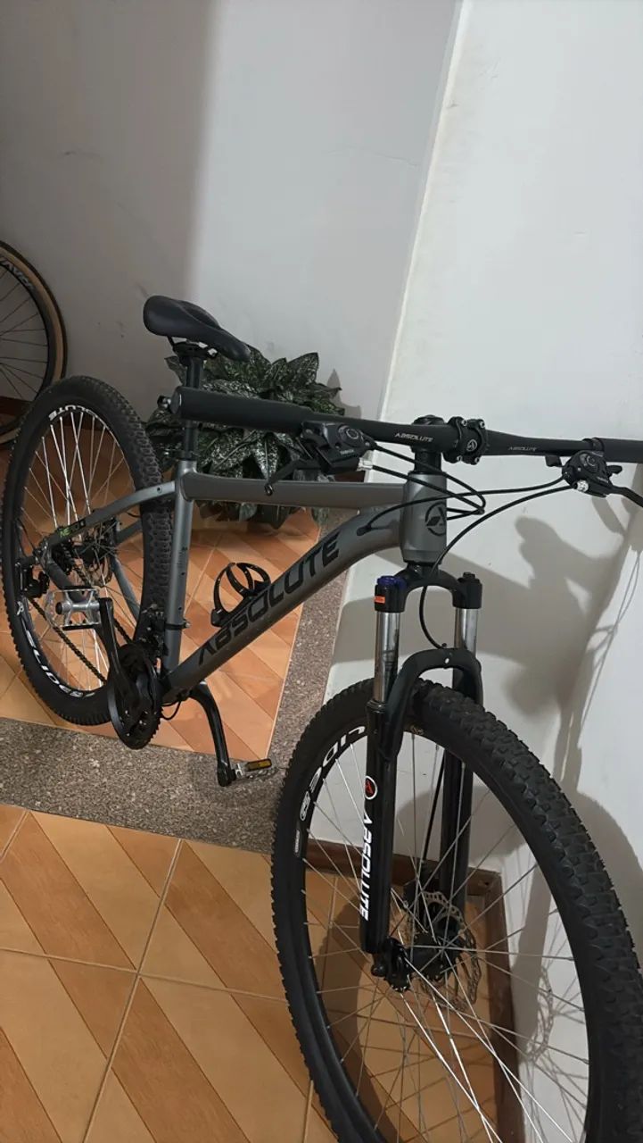 Vendo bicicleta aro 29 NOVA