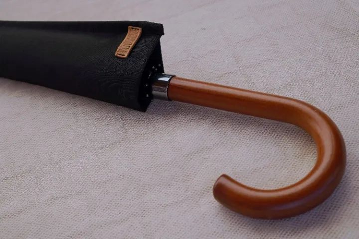capa para guarda-chuva longo preta - Foto 3