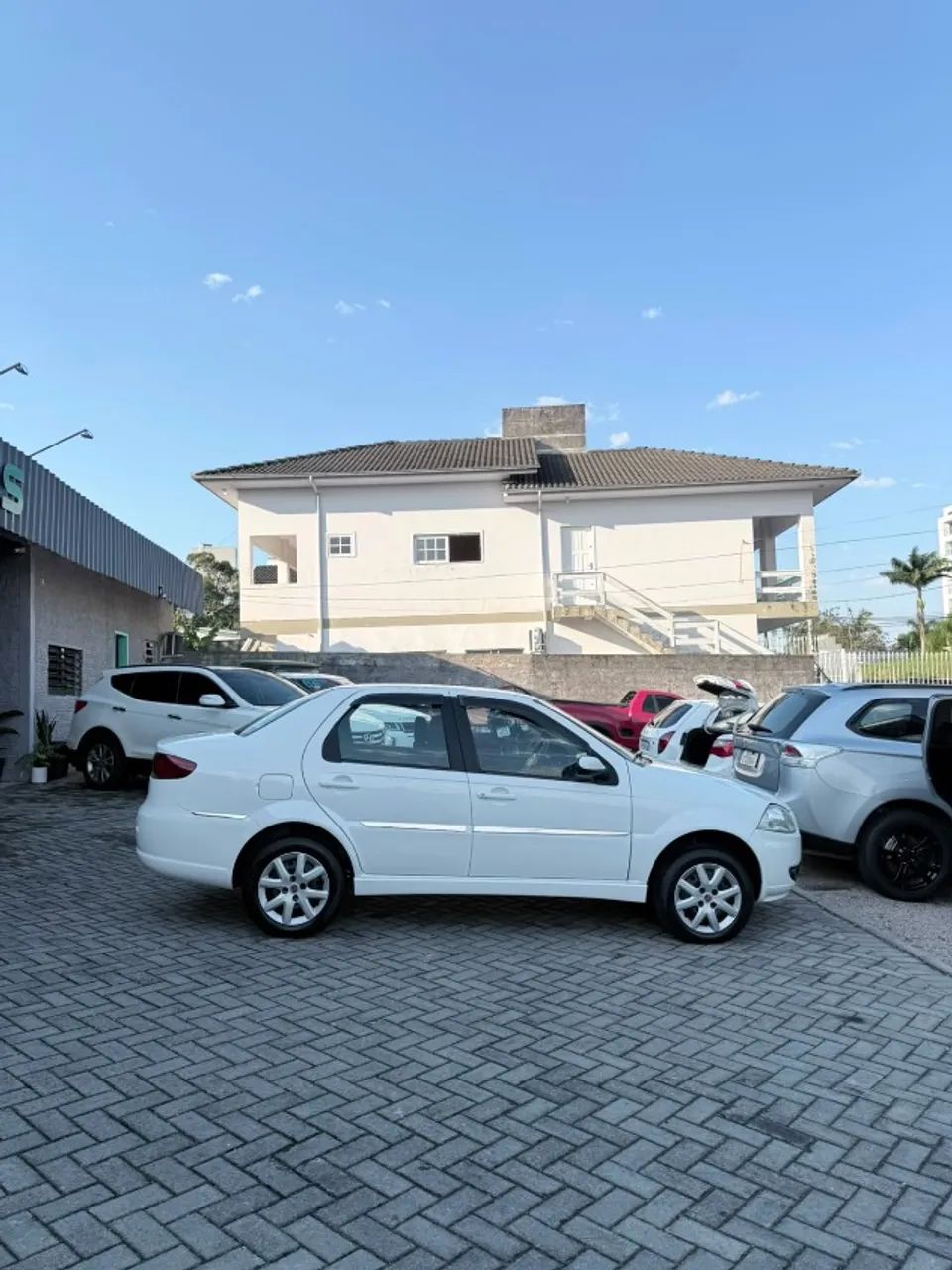 Fiat Siena EL 1.0 MPI Fire Flex 8V 4P 2010 - Foto 2