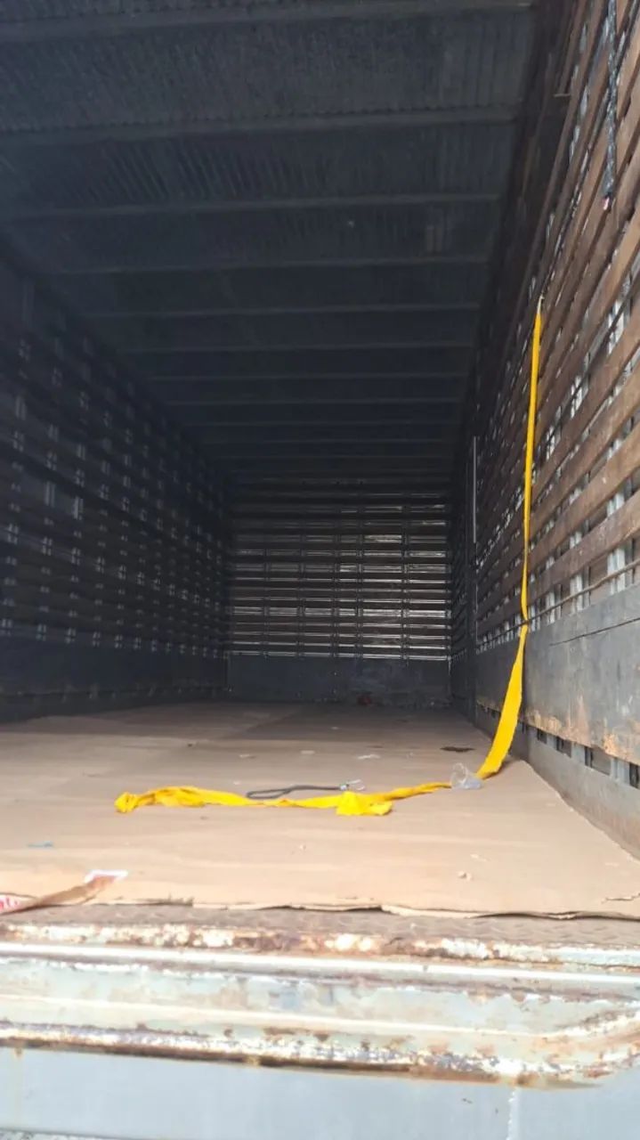 FORD CARGO COM BAU - Foto 4