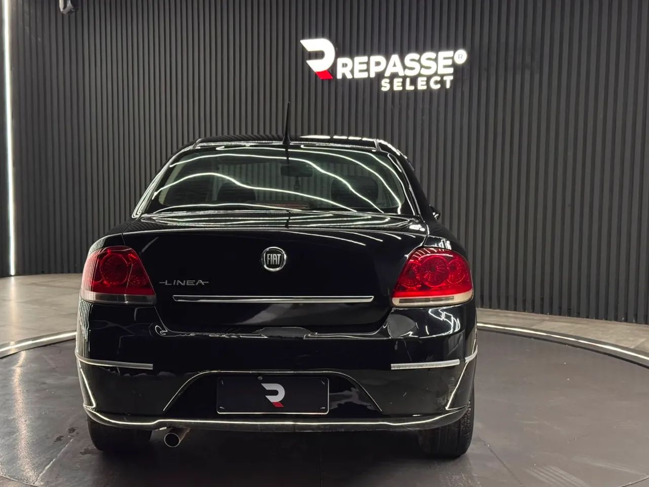 Fiat Linea Essence 1.8 Flex 16V 4P 2012 - Foto 2