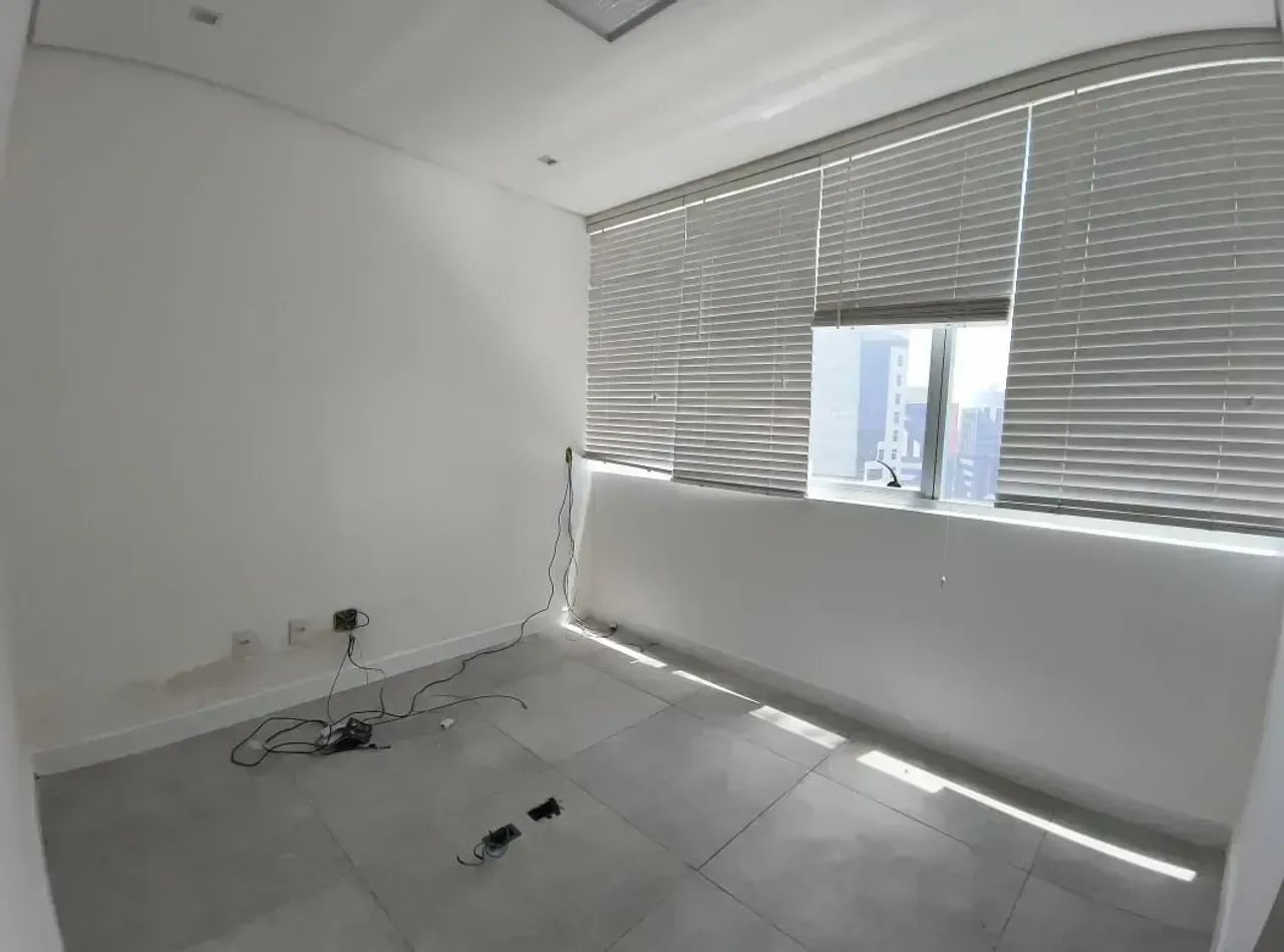 Escritório para locação no CEO com 1 sala e 2 vagas de garagem. - Foto 5