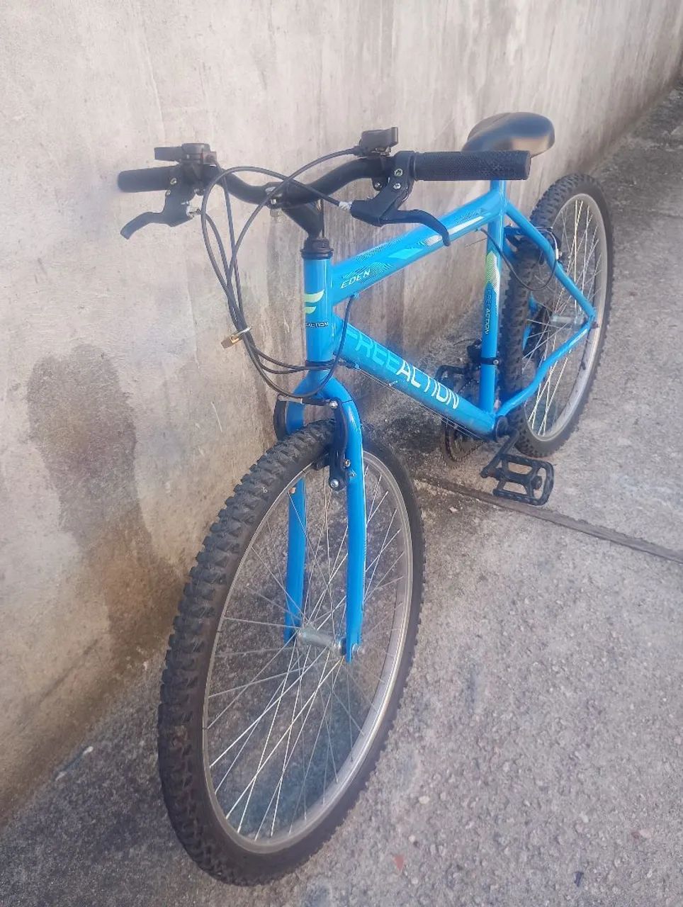 Bike aro 26 semi nova 