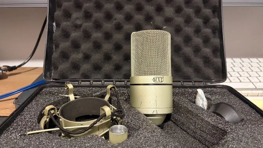Microfone Condensador MXL 990 