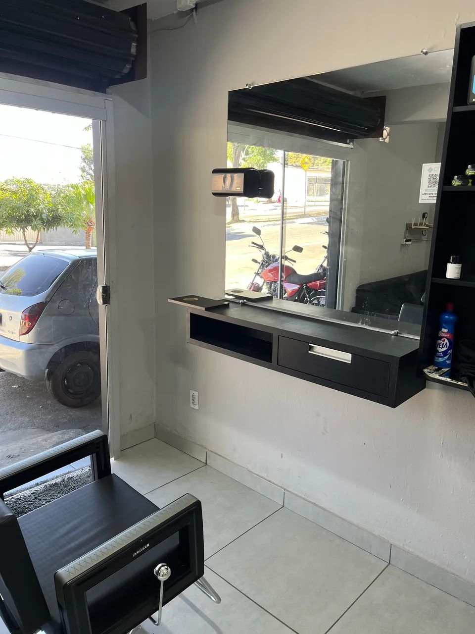 Espelho é bancada para barbearia  - Foto 2