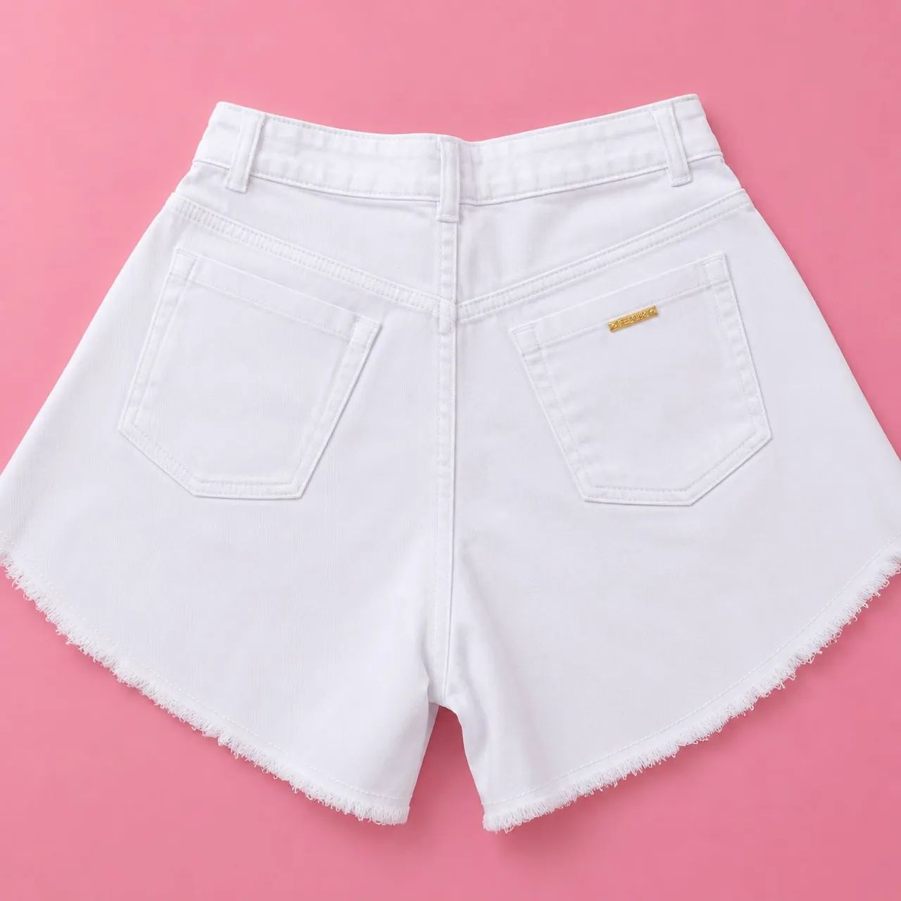 Shorts jeans com Lycra. Tamanho 40/42  - Foto 3