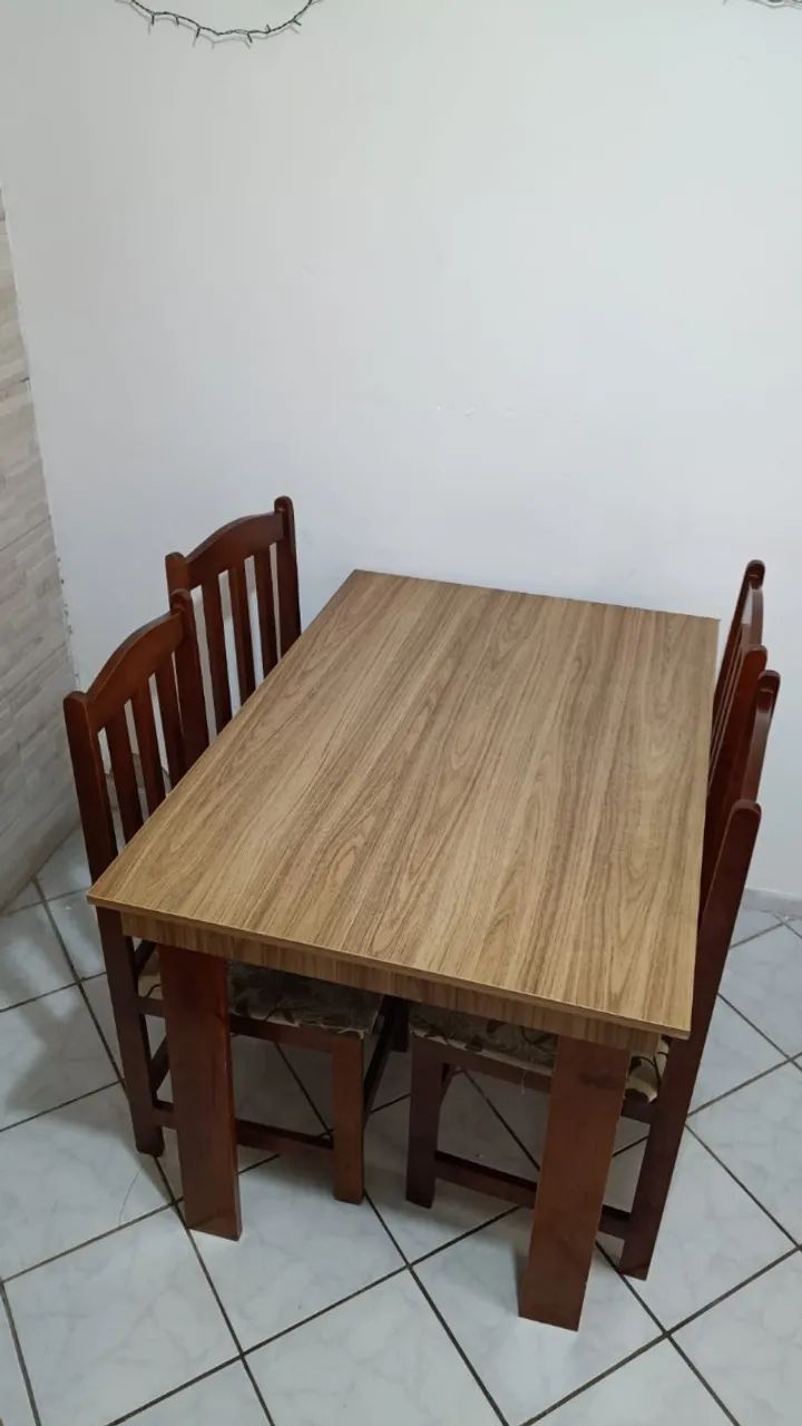 Mesa com cadeiras - Foto 4
