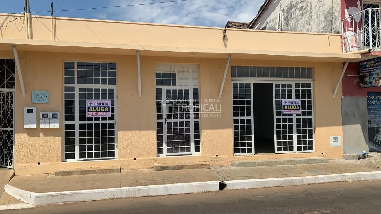 Aluga-se sala comercial no centro da cidade de Porto Nacional-To.