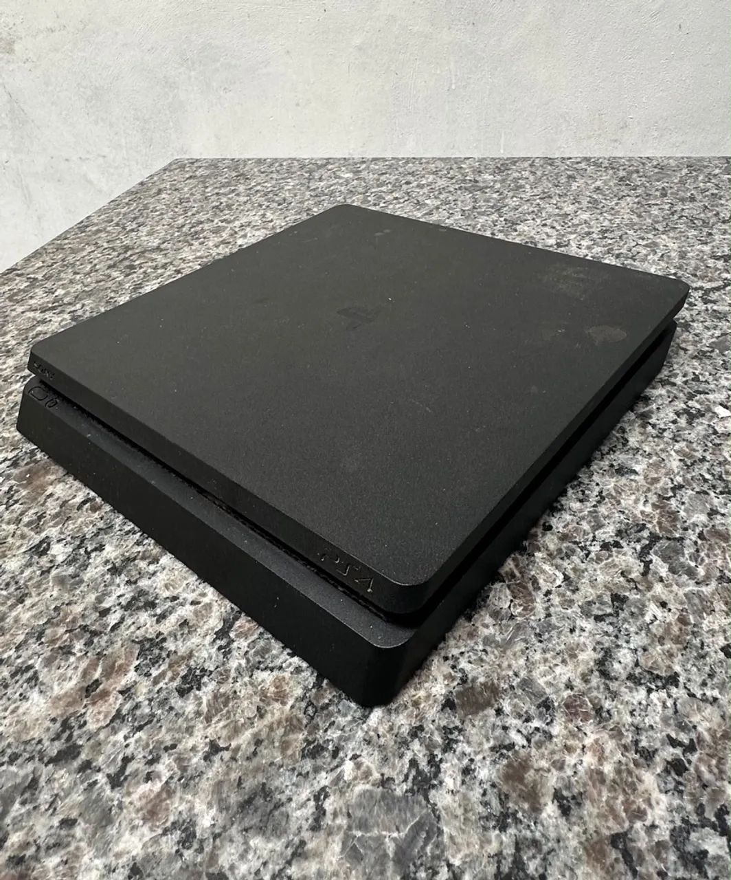 PS4 slim 
