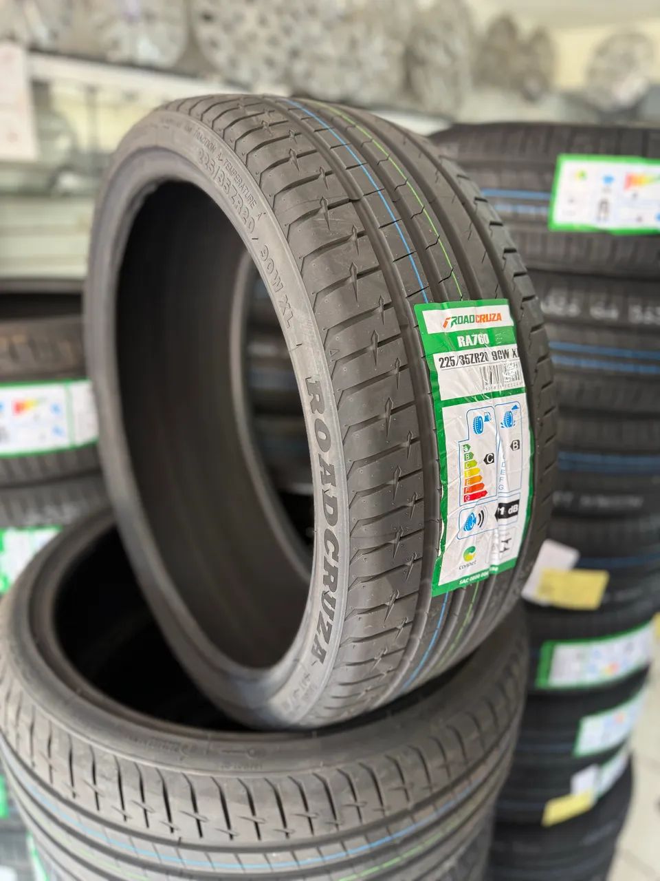 PNEU NOVO 225/35ZR20 ROADCRUZA  - Foto 2