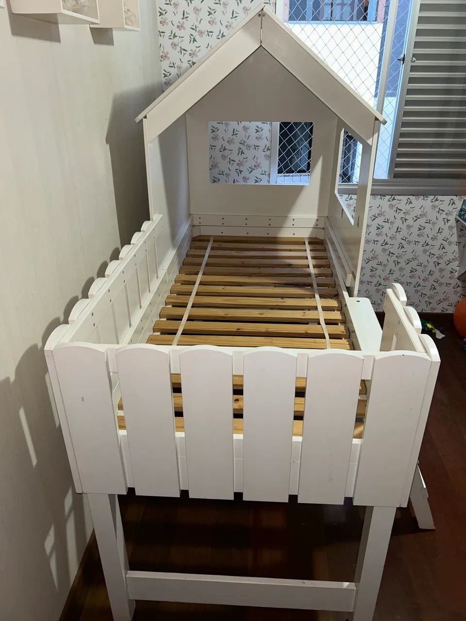 Cama - casinha infantil - Madeira  - Foto 3