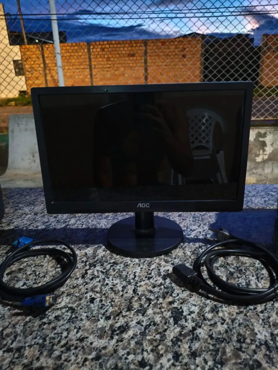 Monitor AOC